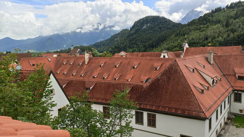 Dachziegel wiederverwenden: nachhaltig und kostensparend