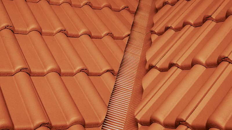 Dachkehlen abdichten: Professionelle Anleitung & Materialien