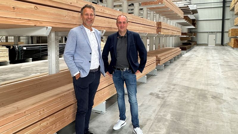 Team Baucenter Hemmoor eröffnet innovative Holzlagerhalle