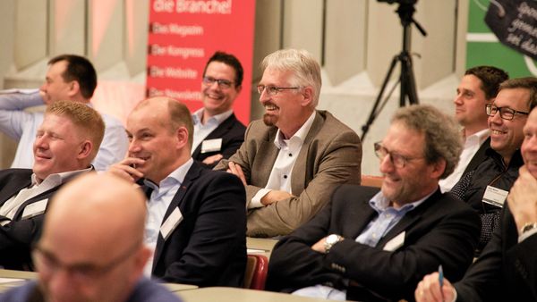 Menschen im Plenum