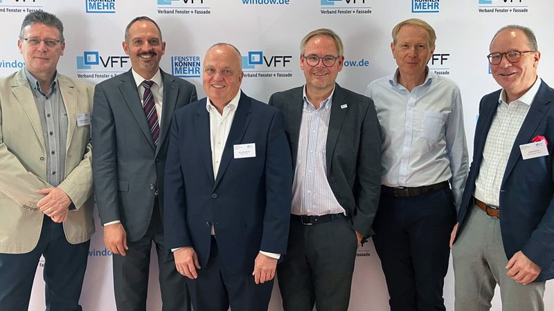 Wirtschaftsprognosen der Branchenverbände 2025 und 2026.