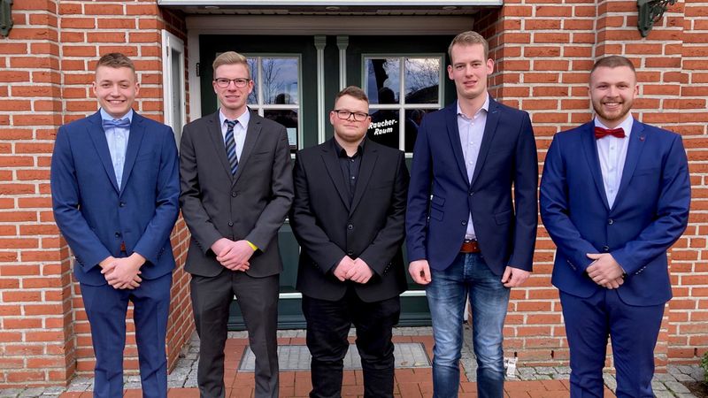 Freisprechung Nach Erfolgreicher Ausbildung Bei Fricke