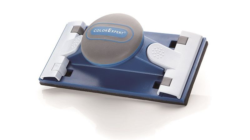 Der Handschleifer SandMaster verfügt über einen ergonomisch geformten 2K-Kugelgriff. 