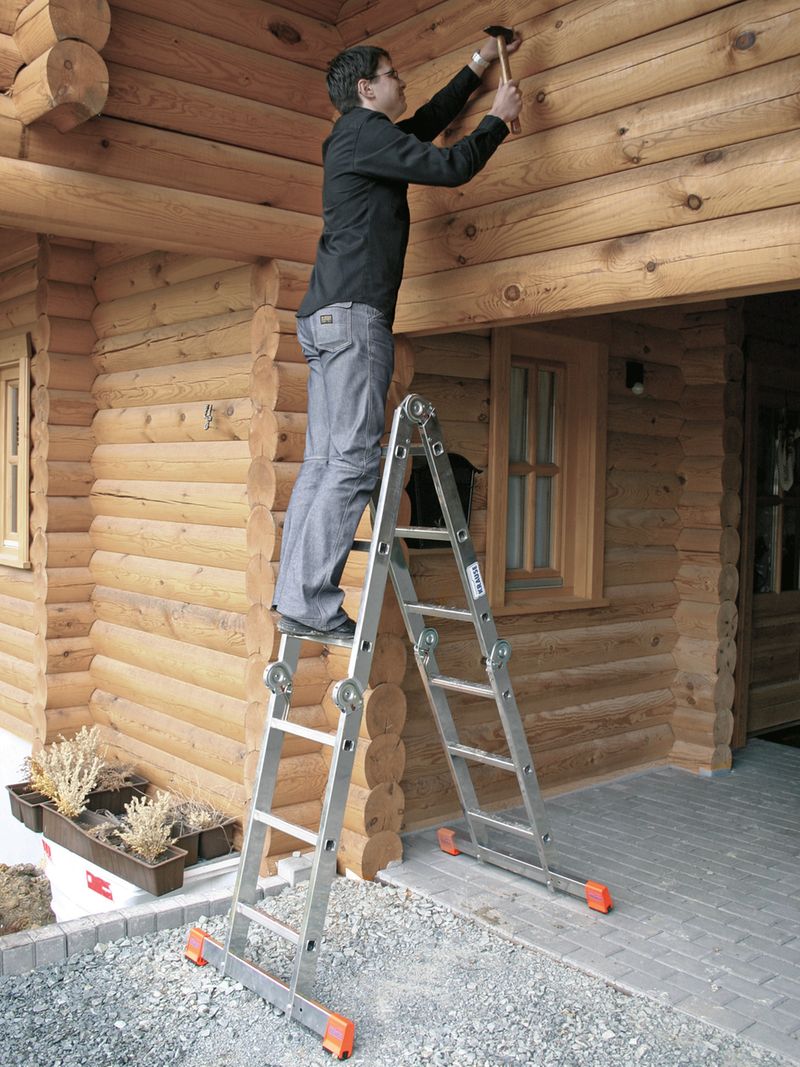 KRAUSE MultiMatic. Erfahren Sie 
    <a class="content-link" href="https://www.krause-systems.de/detail/product/1687-monto-sprossen-gelenk-universalleiter-multimatic-mit-plattform-4x3-sprossen.html" target="_blank" title="MultiMatic von KRAUSE" rel="noopener">hier </a>
mehr!