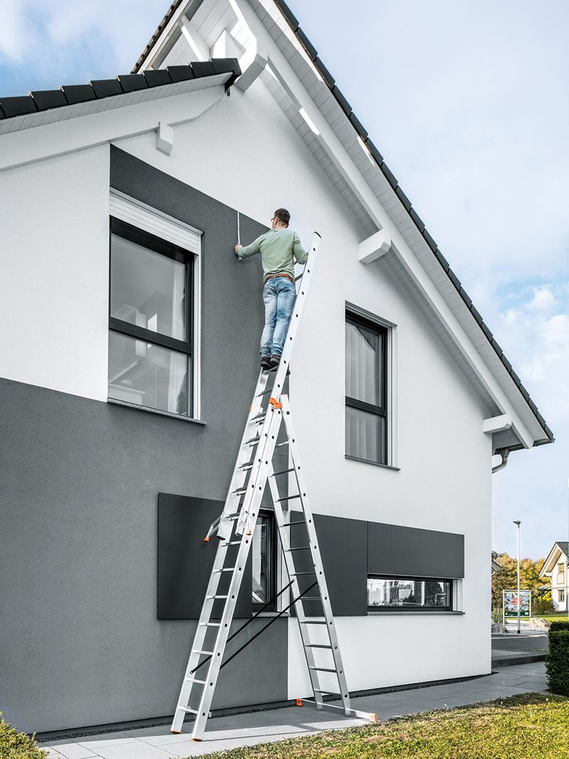 KRAUSE Tribilo. Erfahren Sie 
    <a class="content-link" href="https://www.krause-systems.de/detail/product/227-sprossen-vielzweckleiter-tribilo-3x12-sprossen.html" target="_blank" title="Die VielzweckLeiter Tribilo von KRAUSE" rel="noopener">hier </a>
mehr!