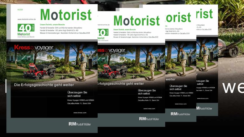 Das Bild zeigt eine Collage des Titelblatts der Fachzeitschrift 'Motorist' (Ausgabe 4.2026), auf dem der Kress Voyager Robotertransporter im Einsatz in einem Wohngebiet beworben wird. Ein Arbeiter bedient den autonom fahrenden Transporter auf einem gepflegten Rasenstück, während im Hintergrund Häuser zu sehen sind.