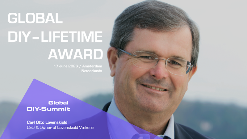 Ein Mann bei der Verleihung des Global DIY-Lifetime Awards 2026 in Amsterdam.