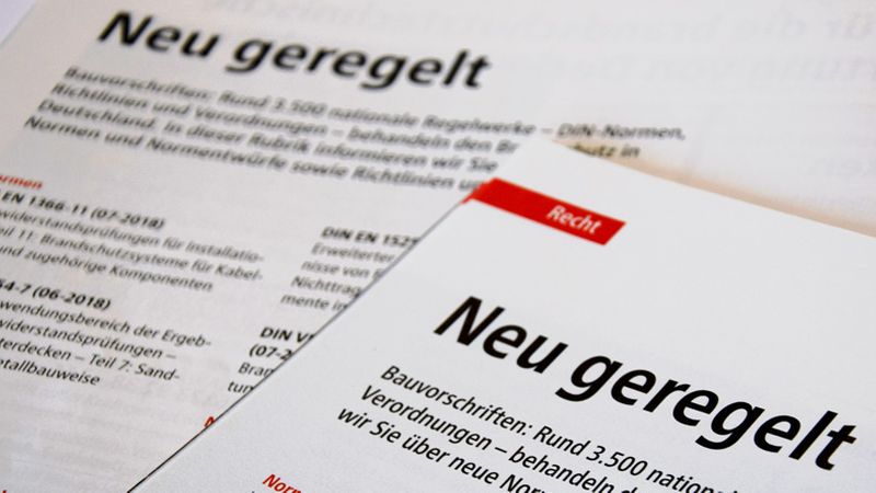 Zwei Seiten aus dem FeuerTrutz Magazin der Rubrik ''Neu geregelt''