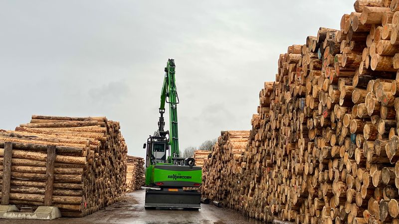 Die wirtschaftliche Lage der deutschen Säge- und Holzindustrie ist durch die schwache Baukonjunktur, die globale Wirtschaftskrise und hohem Kostendruck angespannt. Der Deutsche Säge- und Holzindustrie Bundesverband e.V. (DeSH) warnt vor den Folgen für Beschäftigung und den Industriestandort Deutschland.