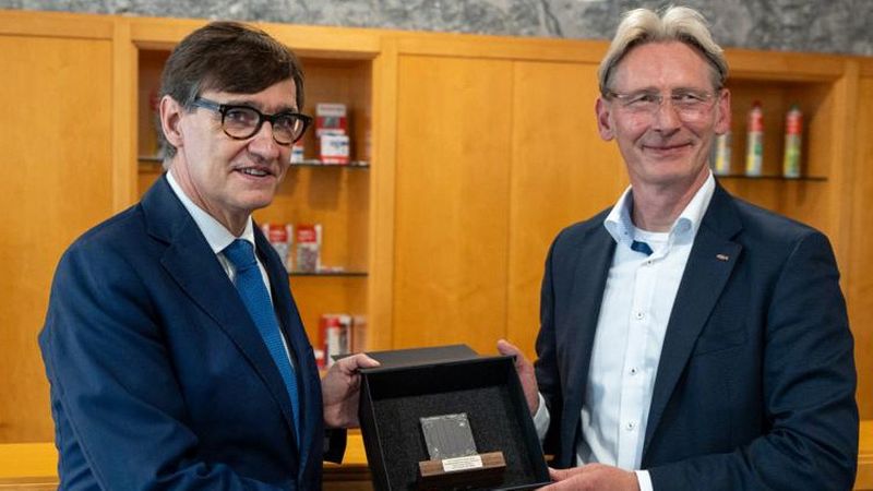 Fischer investiert über vier Millionen Euro in erstes vollautomatisches Logistikzentrum.