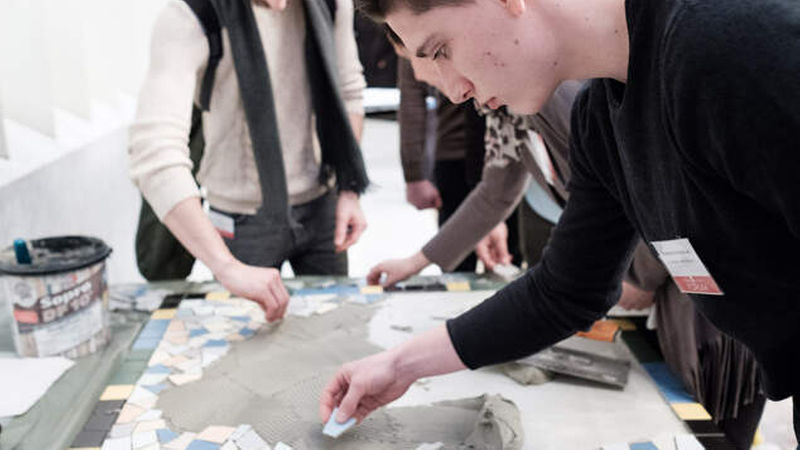 Einige Teilnehmer halfen dabei mit.