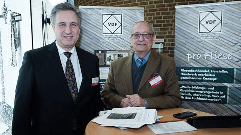 Seit Jahren treue FORUMs-Besucher: Michael Zink (links), Vorstandsvorsitzender des Bundesverband des Deutschen Fliesenfachhandels (VDF), und sein Geschäftsführer Wilm Kittelmann