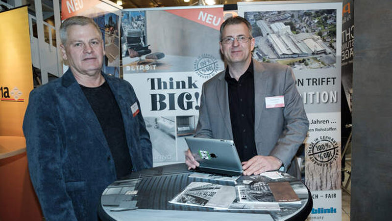 Peter Harhoff (rechts), Leiter Projektentwicklung Interbau Blink, beriet bereitwillig die Teilnehmer des FORUMs.