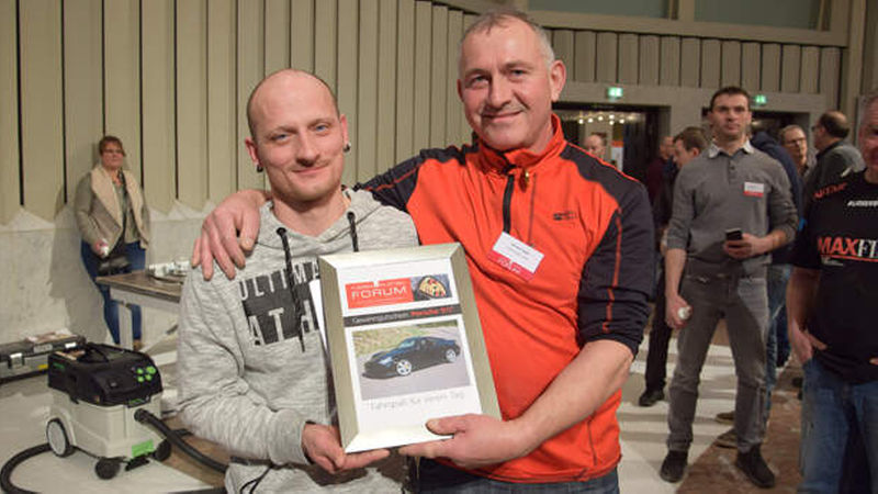 … Am Ende setzte sich Hermann Späth (344,8 Gramm) durch und gewann einen Porsche für einen Tag.