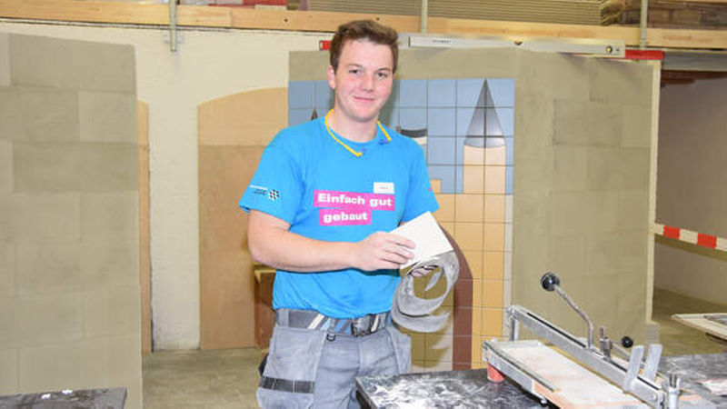 Silber ging nach Hessen: Friedolin Käsmann, der seine Ausbildung im Familienbetrieb Fliesen Käsmann GmbH in Eiterfeld absolviert hat, wurde Zweiter.