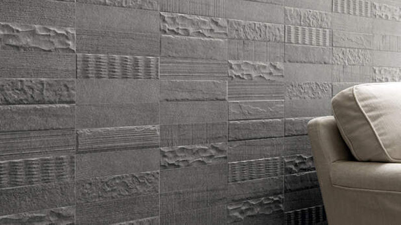 Das Dekor „Medley“ der Serie „Evo-Q“ von Provenza (Gruppe Emilceramica) in Dunkelgrau (6 x 25 Zentimeter) – erhältlich mit 14 verschiedenen Oberflächenstrukturen (Foto: Emilceramica)