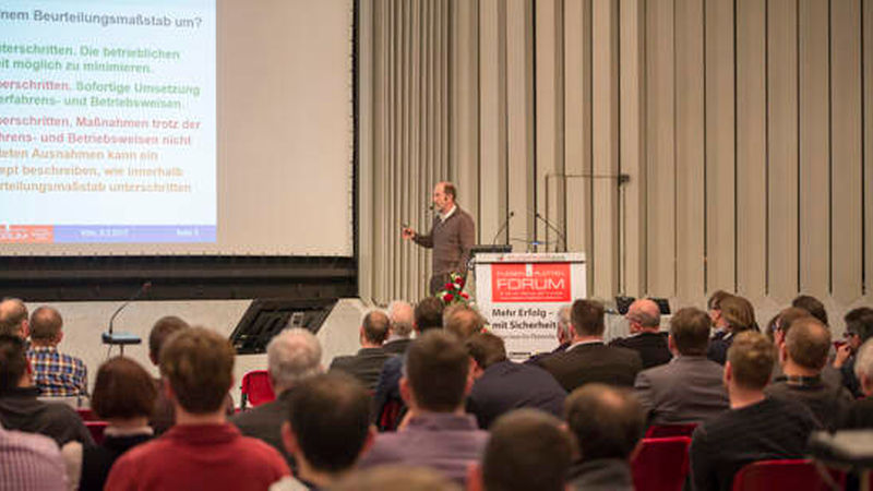 Chemiker Dr. Reinhold Rühl, Thema: Asbest, Quarzstaub und Co. – Ist staubfreies Arbeiten die Lösung?