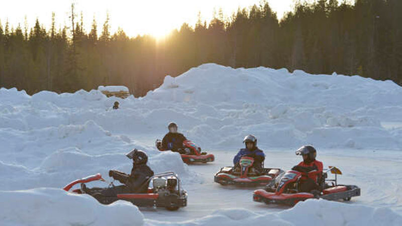 Großen Spaß hatten die Teilenhmer auch beim Ice-Karting.