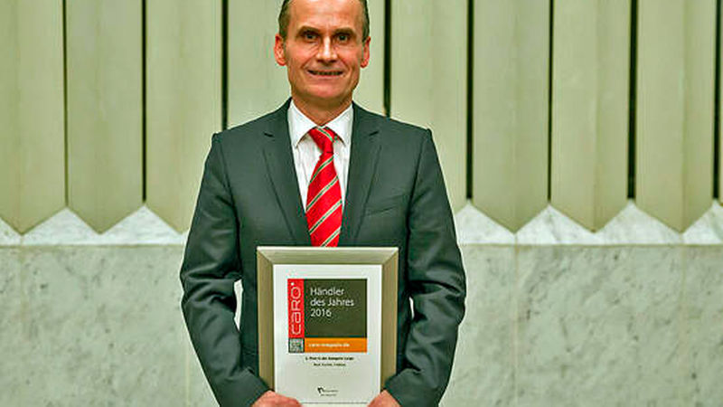 Helmut Räpple freute sich über die Urkunde als Zweitplatzierter.