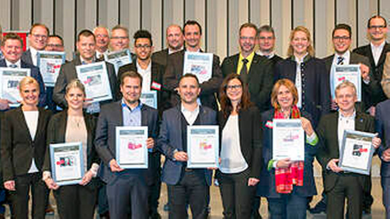 Bühne frei für die Gewinnerprodukte des Jahres 2016 und ihre Firmenvertreter (Fotos: Marina Candel)