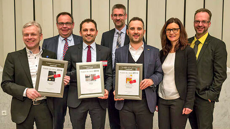 In der Kategorie Zubehör wiederholte Blanke, vertreten durch Geschäftsführer Peter W. Blanke (2.v.l.), Verkaufsleiter Fliesenzubehör-Systeme Thomas Jaraczewski (3.v.l.) und den Leiter der Anwendungstechnik und Produktentwicklung Jürgen Pietsch (4.v.l.) den Sieg. Platz zwei ging an Fila in Person von Managing &amp; Commercial Director Francesco Pettenon (3.v.r.), Alexandra Becker (2.v.r), Presse und Handelsberatung, sowie Vertriebsleiter Deutschland Notger Schreitz (r.) vor Dural mit Marketingleiter Christoph Heimbach (l.).