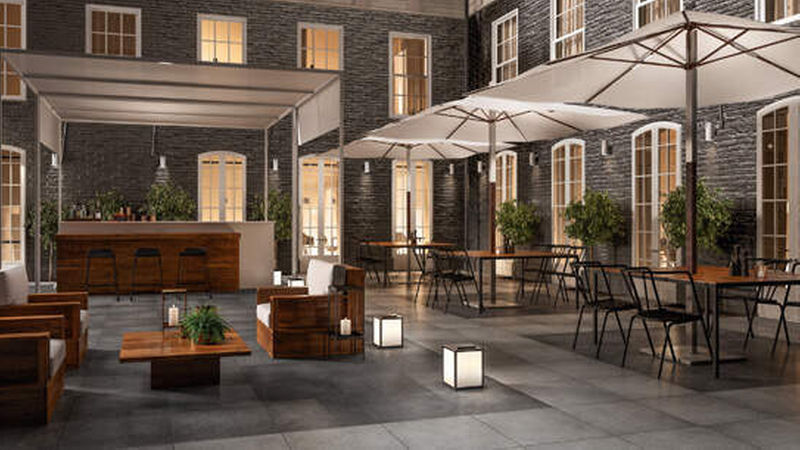 „X-Plane Outdoor“ eignet sich sowohl als Terrassenbelag als auch für die Bodengestaltung in der Außengastronomie.