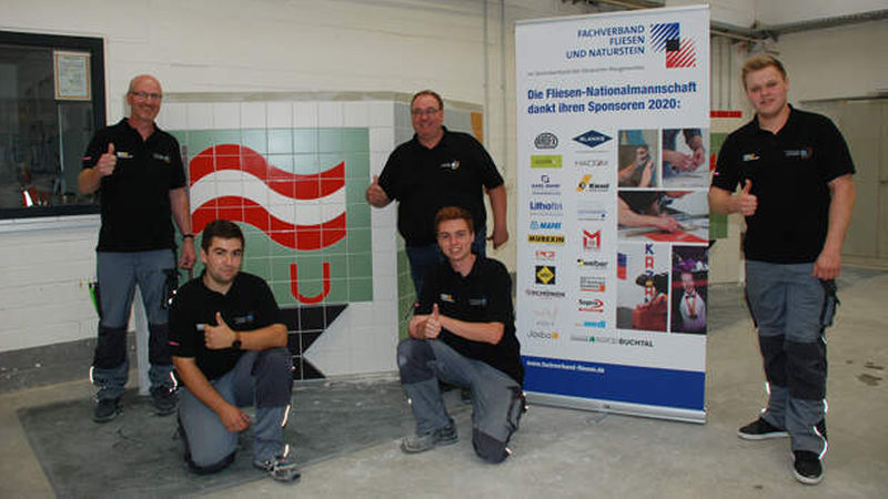 Nationalmannschaft und Bewertungsausschuss: Trainer Gerald Weihe, Silas Dulle, FFN-Vorstandsmitglied Andreas Beyer (hinten), Yannic Schlachter (vorne), Trainer Marcel Beyer (v. l.)