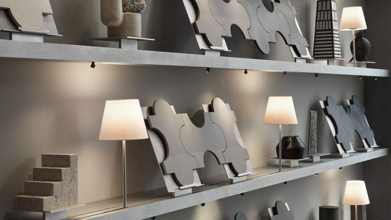 Auch der vierfach gebogene Fliesenklassiker „Triennale“ von Giò Ponti findet hier seinen Platz. (Foto: Marazzi) 