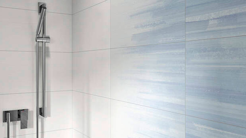 Ein cooler Look entsteht mit Nordisch-Blau. (Foto: Steuler)