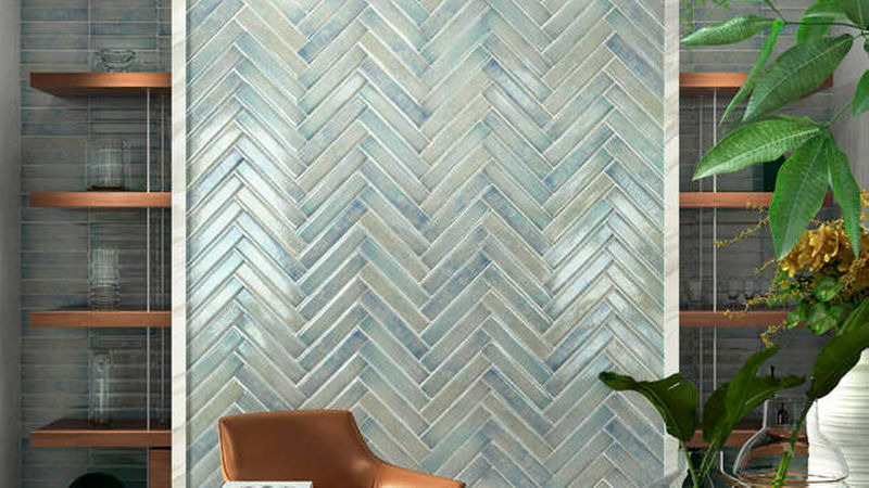 So wird Savage Soul umgesetzt: mit blauen und grünen Naturtönen, wie von Arcata, ... (Foto: Tile of Spain/Arcata) 