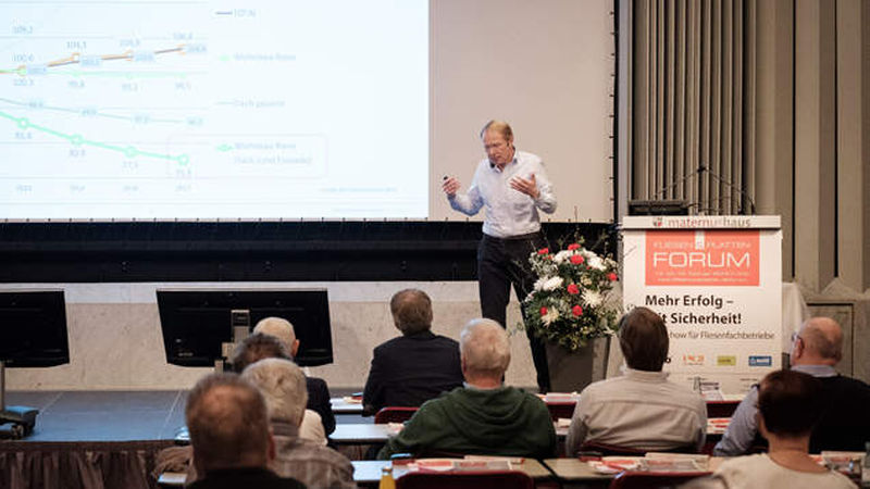 Diplom-Betriebswirt Martin Langen, Geschäftsführer von B+L Marktdaten, gab einen Ausblick auf den Fliesenmarkt bis 2021. 