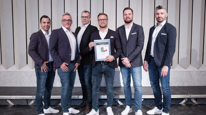 Erster Auftritt von Codex bei der Preisvereihung: Manuel Schwab, Verkaufsleiter Deutschschweiz, Andreas Knöchlein, Verlaufsleiter Nord, Joachim Fülle, Leiter Anwendungstechnik und Produktmanagement, Geschäftsführer Mario Meuler, Peter Busse, Verkaufsleiter NRW, und Christian Becker, Teamleiter Süd/West