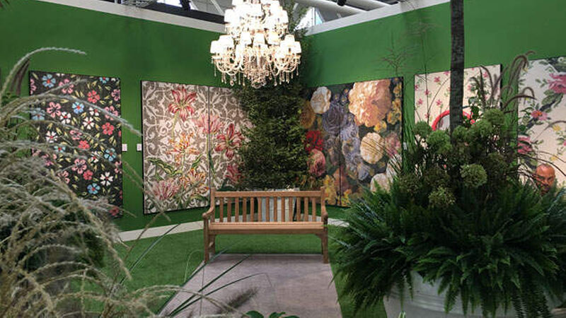 Mosaik und angesagte florale Muster bot Bisazza hübsch aufbereitet.