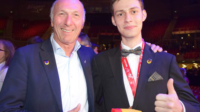 Karl-Hans Körner feierte mit Cedrik Knöpfle. 