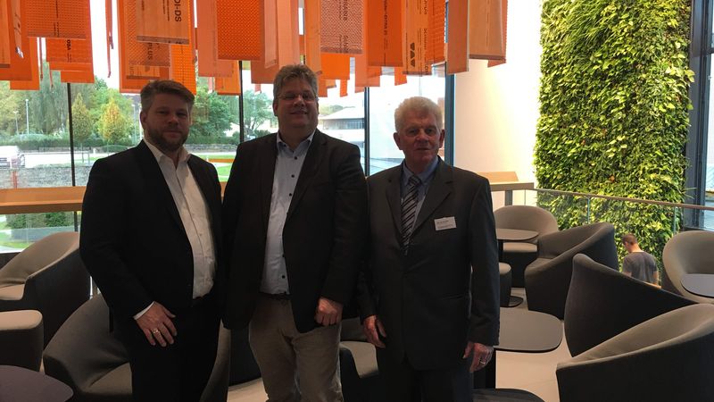 Eine Familie für die Fliesenbranche: Marc, Udo und Werner Schlüter (von links) (Foto: sg)<br>