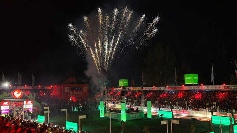 Das Abschlussfeuerwerk ... (Foto: nb) 