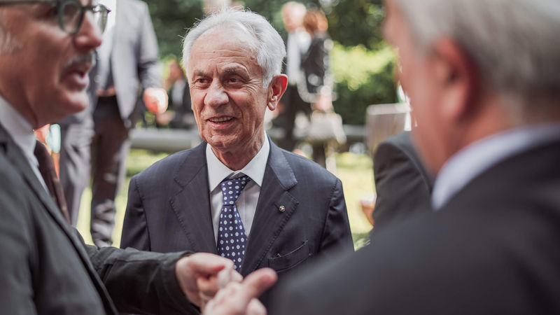 Franco Manfredini, Präsident der Casalgrande Padana, bei der Eröffnung des ganz besonderen „Creative Centers“. (Foto: Corrado Ravazzini)