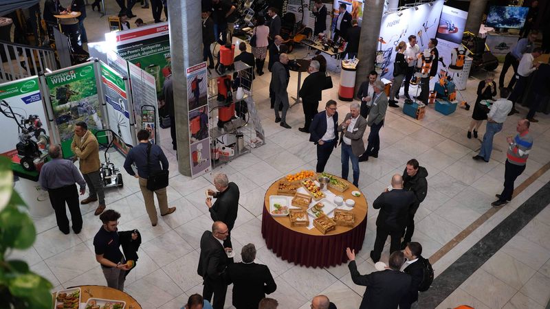 Der Blick auf die Ausstellungsfläche