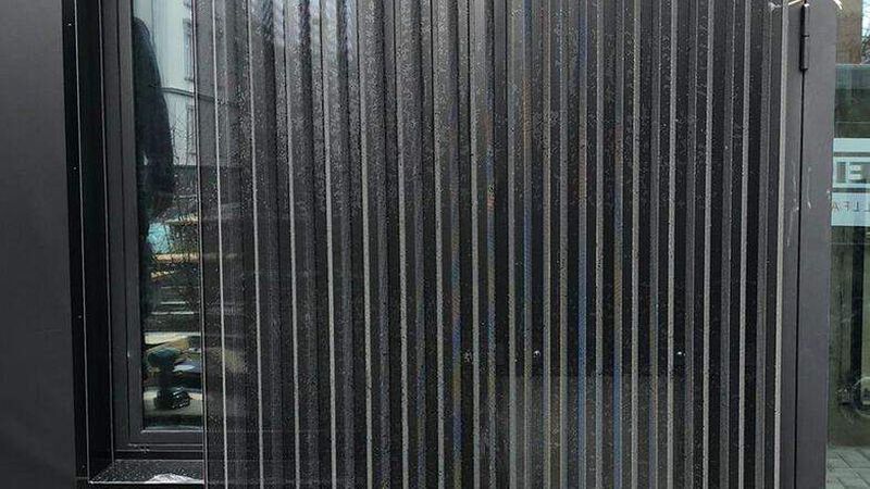 Die perforierte Bekleidung vor den Fensteröffnungen, Uni Gießen
