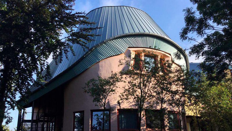 Neues Dach Waldorfschule_Seitenansicht