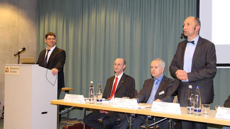 Podiumsdiskussion BAU Leib