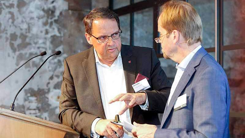 Klaus Franken, Catella, und Moderator Christof Hardebusch (Foto: Detlef Szillat/immobilienmanager)