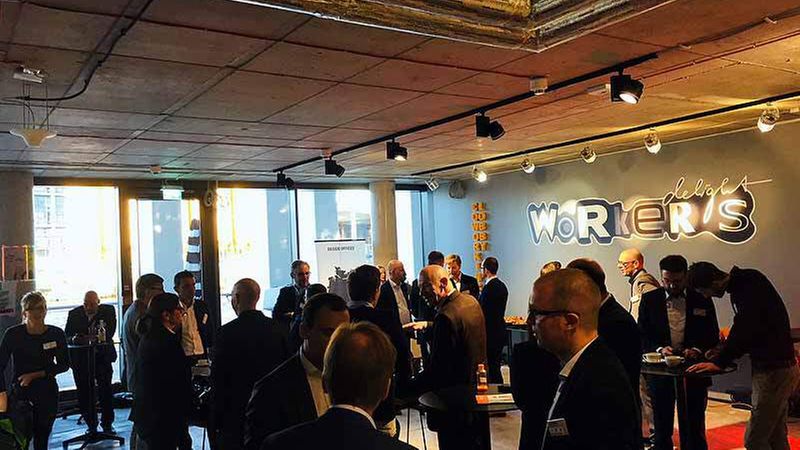 Vor dem intensiven Arbeiten in den Workshops stand das intensive Netzwerken