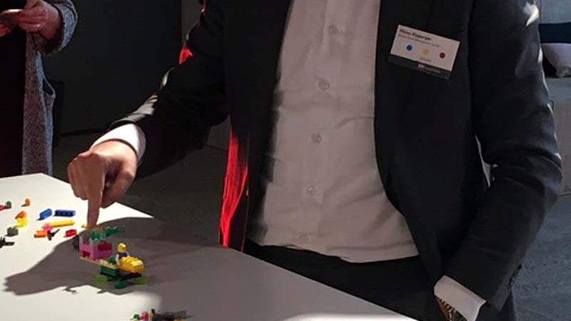Nikias Rippberger, Becken Asset Management, mit einem seiner Lego-Modelle