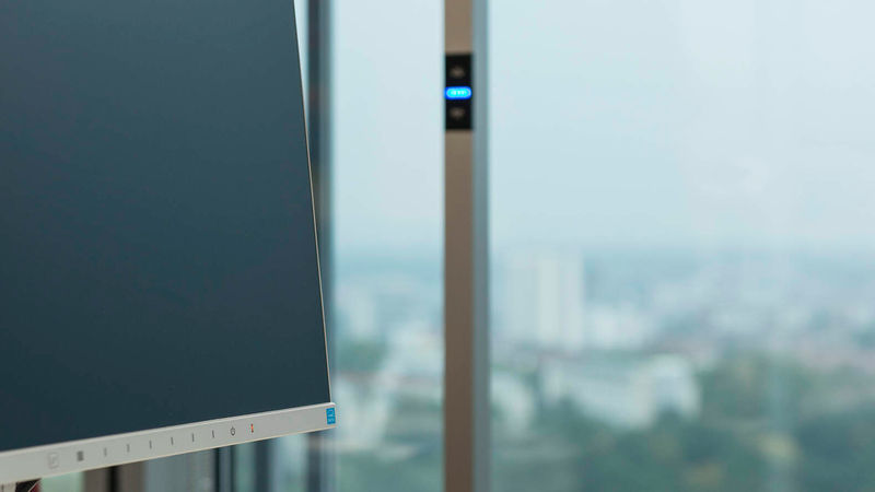 Anschluss finden mit nur einem Handgriff: Der EVOline Square80 steht für Komfort und Effizienz am Arbeitsplatz.