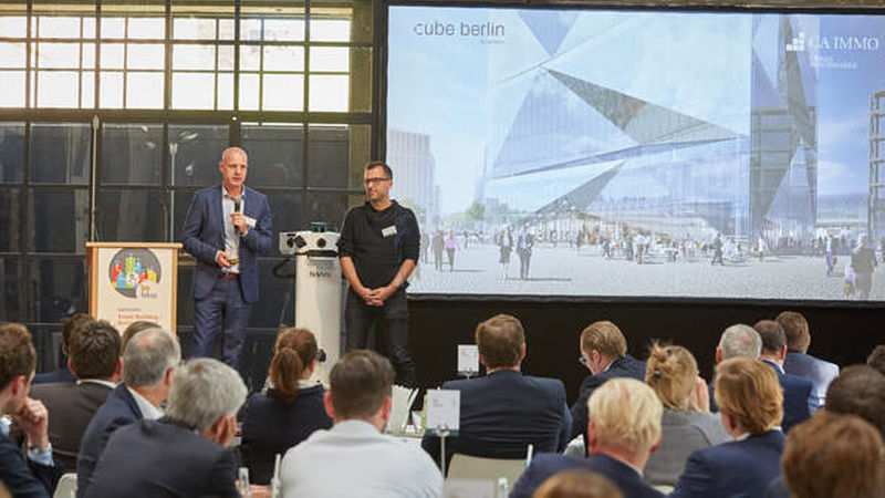 Markus Diekow und Klaus Berberich stellten das Projekt Cube in Berlin vor (Foto: Axel Schulten)