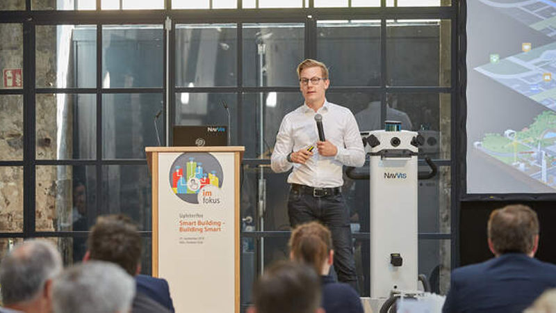 Hans-Joachim Scharf, Navvis, bei seinem Impulsvortrag (Foto: Axel Schulten)