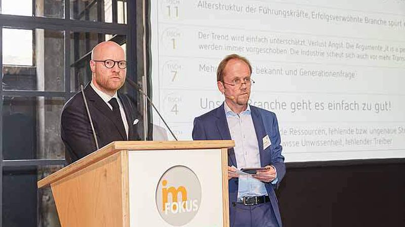Keynote-Speaker Dr. Andreas Moring mit Moderator und Gastgeber Christof Hardebusch (Foto: Axel Schulten/immobilienmanager.de)