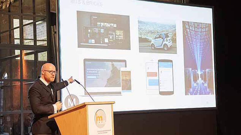 Profossor Dr. Andreas Moring bei seiner Keynote über die Digitalisierung und die Geschäftsmodelle der Immobilienunternehmen (Foto: Axel Schulten/immobilienmanager)