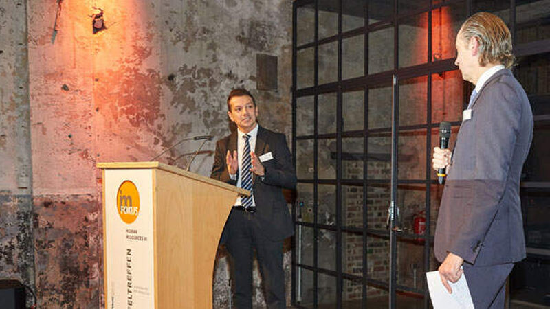 Sinan Eliguel, HR-Chef von Drees & Sommer SE im Experten-Dialog mit Thomas Flohr, Geschäftsführer Bernd Heuer & Partner Human Resources GmbH.